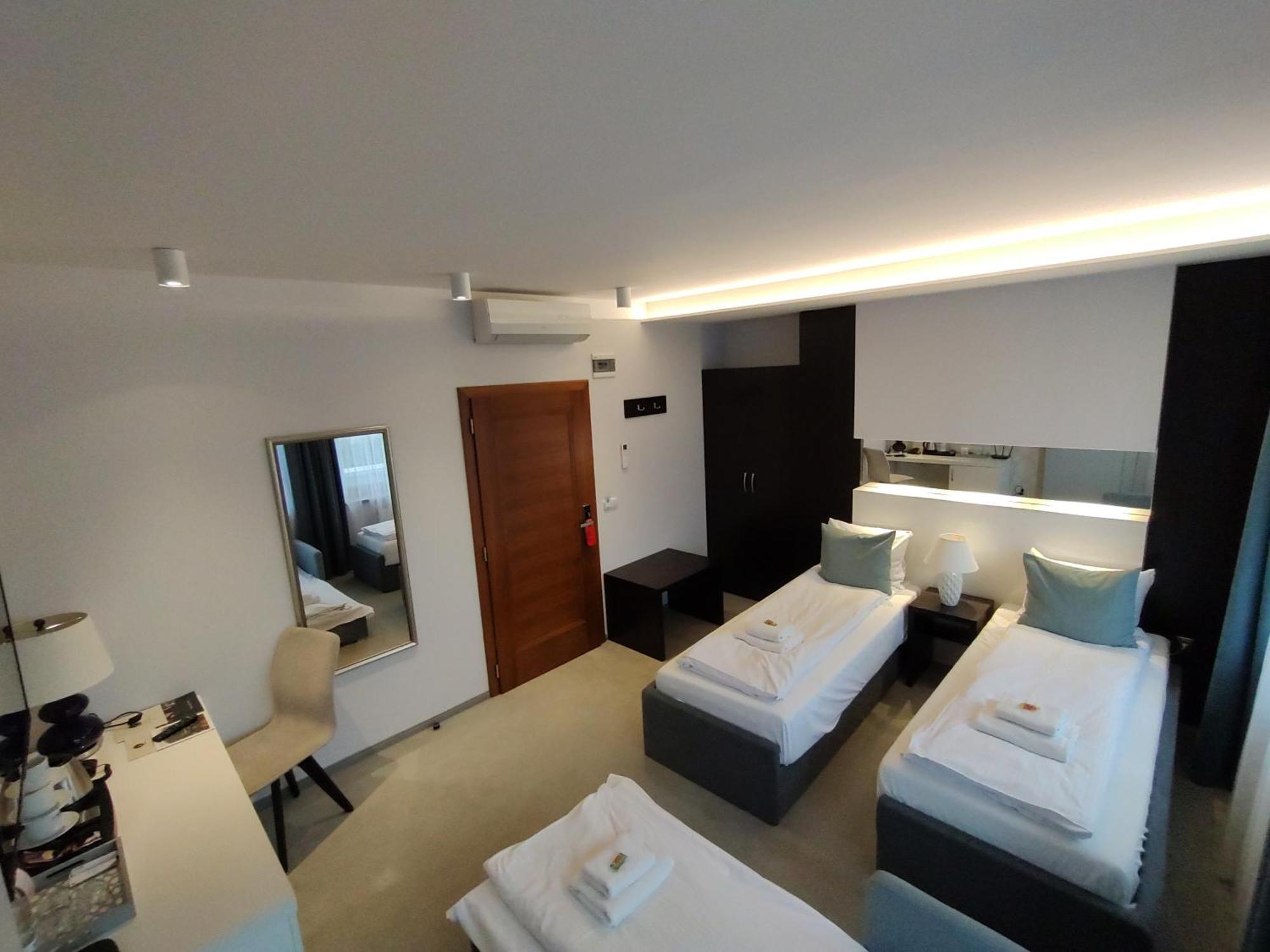 Novopolska - Hotel I Restauracja Kościan Eksteriør bilde