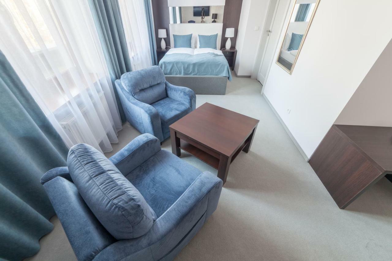 Novopolska - Hotel I Restauracja Kościan Eksteriør bilde